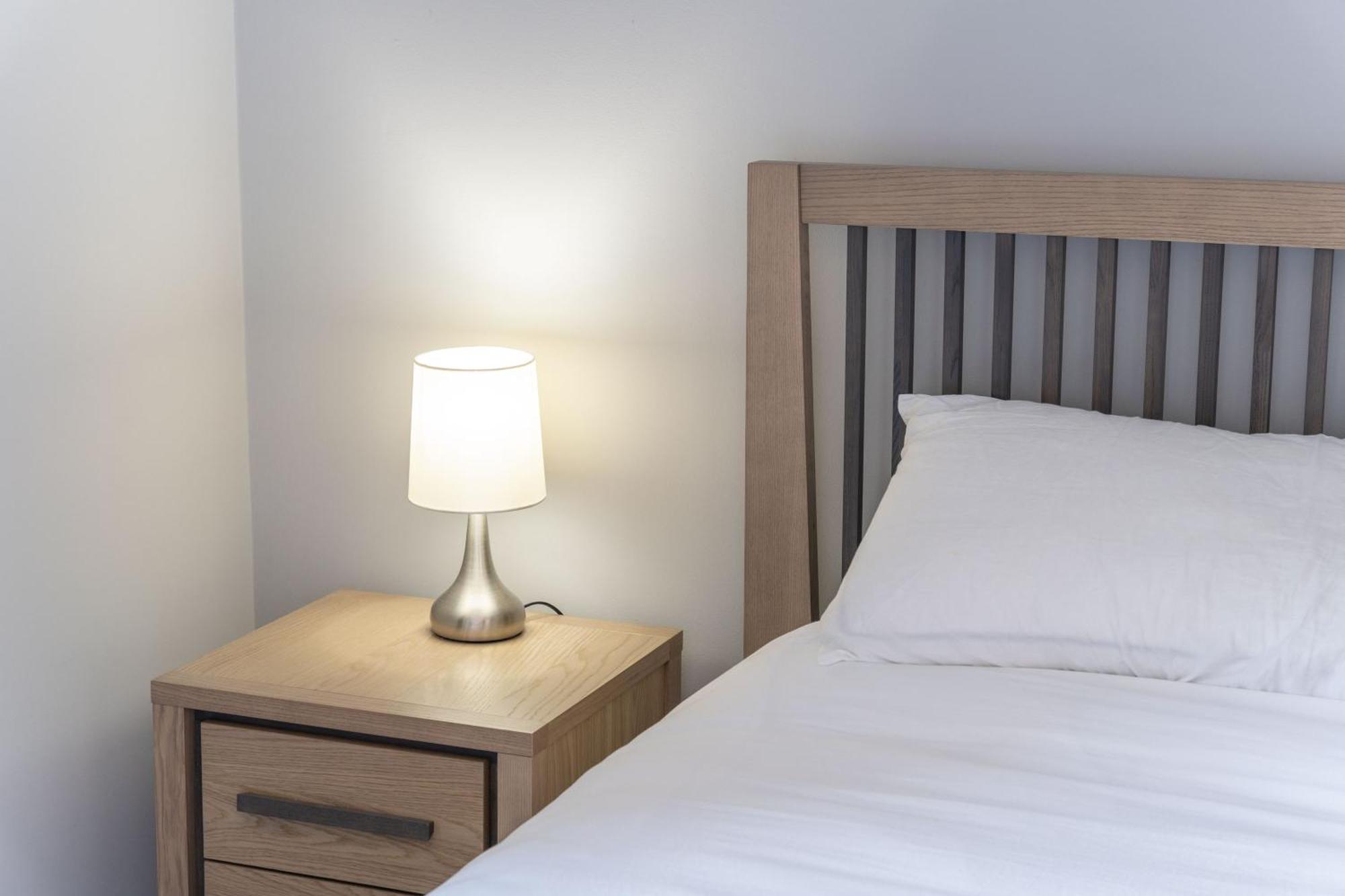 Stylish 2-bed Flat With Balcony, 10mins To Nec & Airport Free Parking * Solihull