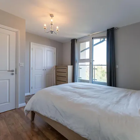 Apartamento Stylish 2-Bed Flat With Balcony, 10Mins To Nec & Airport Free Parking Solihull Exterior foto