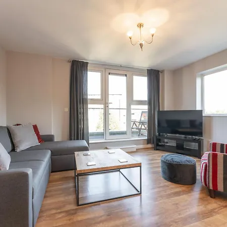 Apartamento Stylish 2-Bed Flat With Balcony, 10Mins To Nec & Airport Free Parking Solihull Exterior foto